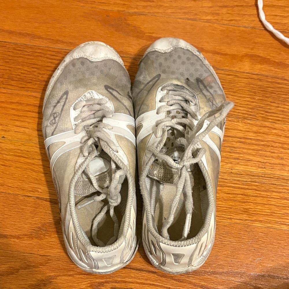 Women’s nfinity Cheer Shoes